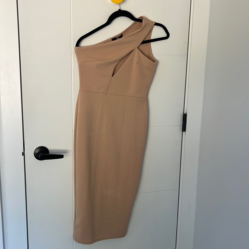 One shoulder dress